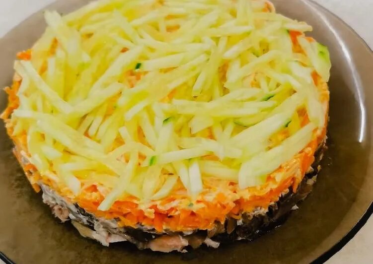 Рецепт салата рыжик с морковью. Салат рыжик. салат рыжик с морковью крабовыми палочками. салат рыжик с грибами слоями. салат рыжик с морковью и свининой.