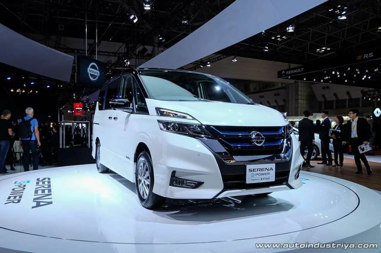 Nissan Serena 2017. Nissan Serena e-Power. Ниссан Серена е Пауэр 2018. Ниссан Серена е Пауэр гибрид. Ниссан серена е пауэр