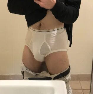 REAL MEN wear tighty whities. 