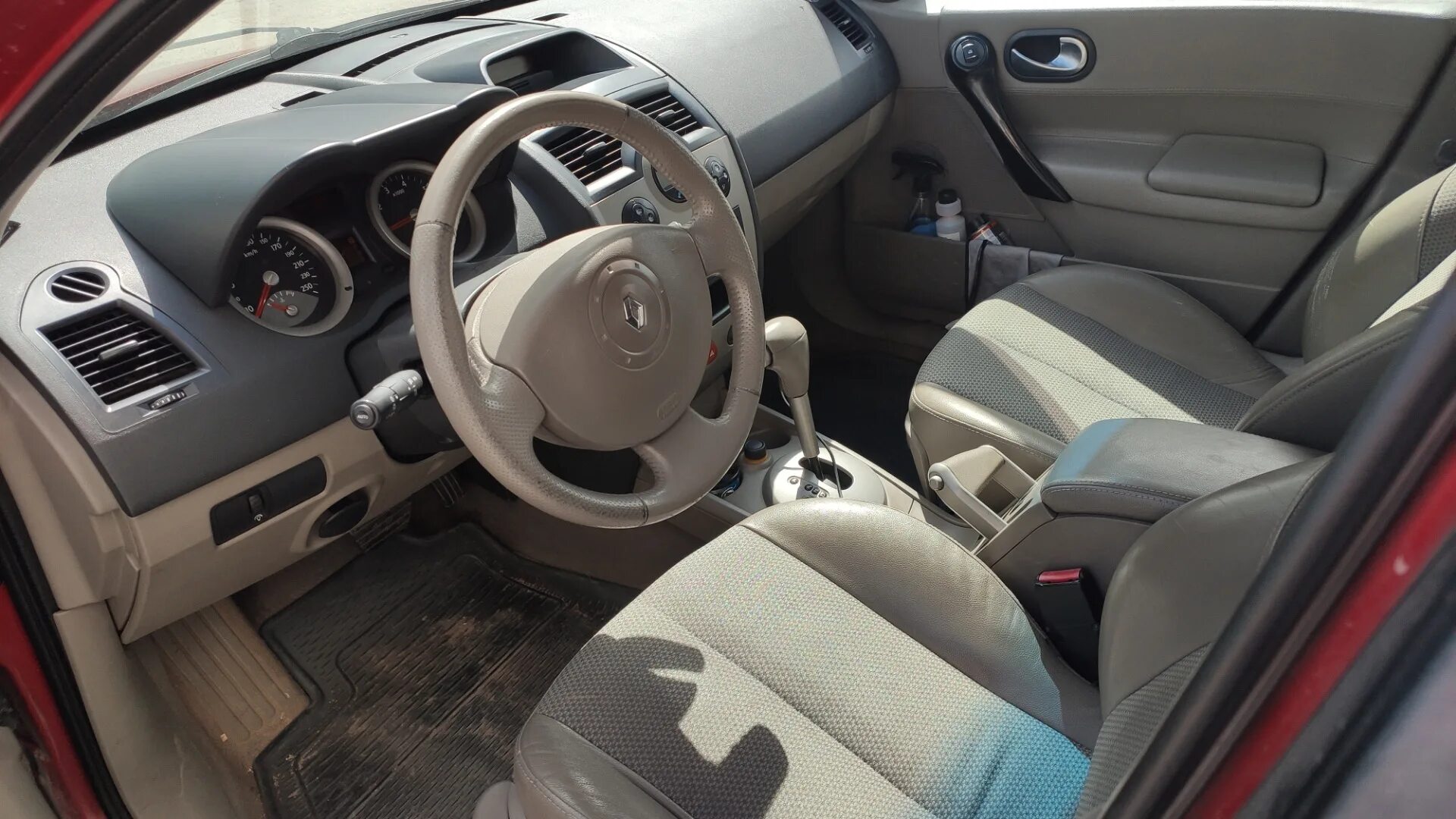 Салончик - Renault Megane II, 1,6 л, 2008 года стайлинг DRIVE2