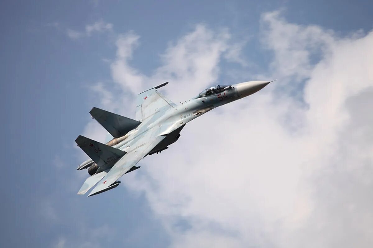 Самолет ввс фото. Су-34 бомбардировщик. Самолет ввс фото. F-16 eagle. Су 35 китай.