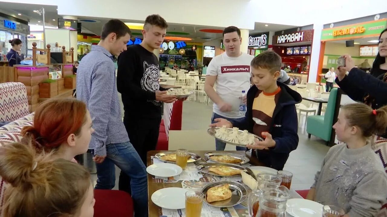 Старик хинкалыч ростов на дону меню. Старик хинкалыч. Старик хинкалыч. Воронеж улица 20-летия октября 88 старик хинкалыч. Кафе старик хинкалыч воронеж.