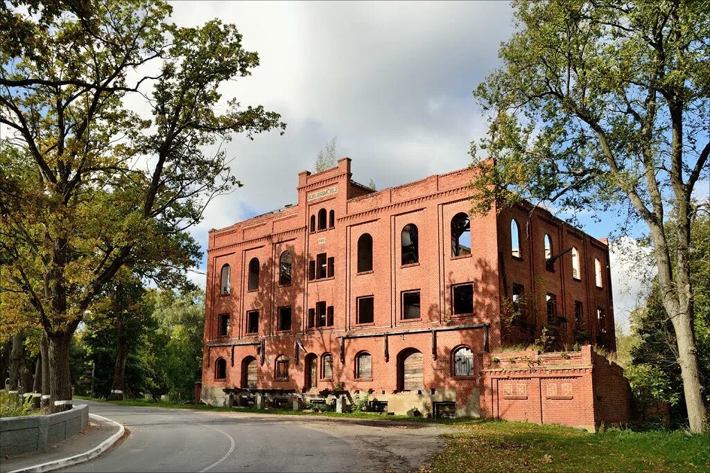 Замок гердауэн в калининградской. Замковая мельница калининградская область. Мельница железнодорожный. Замковая мельница гердауэн. Мельница гердауэн.
