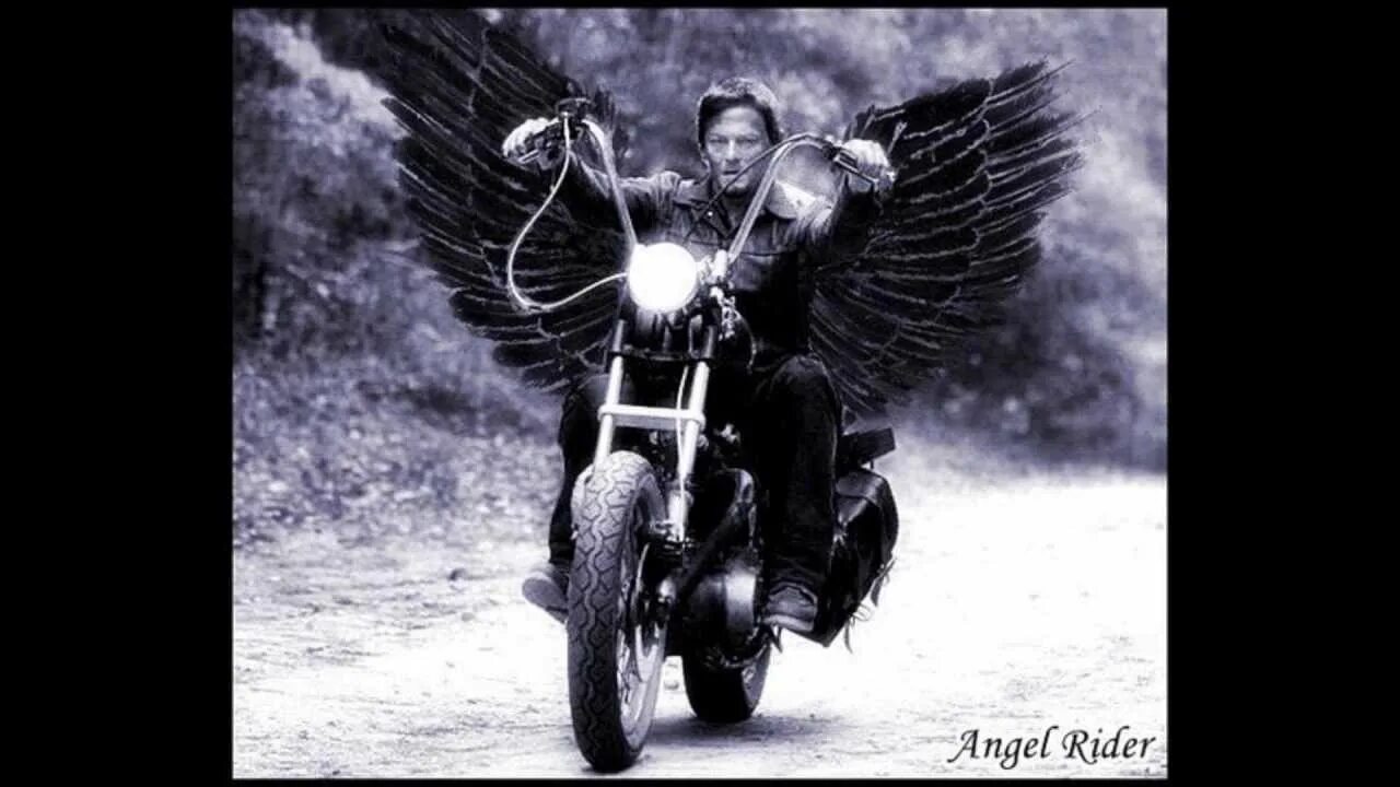 Ария лети. Дэрил Диксон байкер. Байкер с крыльями. Мотоцикл с крыльями. Мотоциклист ангел.
