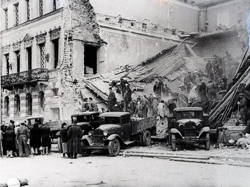 Ленинград улица Пестеля в блокаду. Площадь Восстания 1942. Блокада Ленинграда разрушенные здания. Разрушенный ленинград