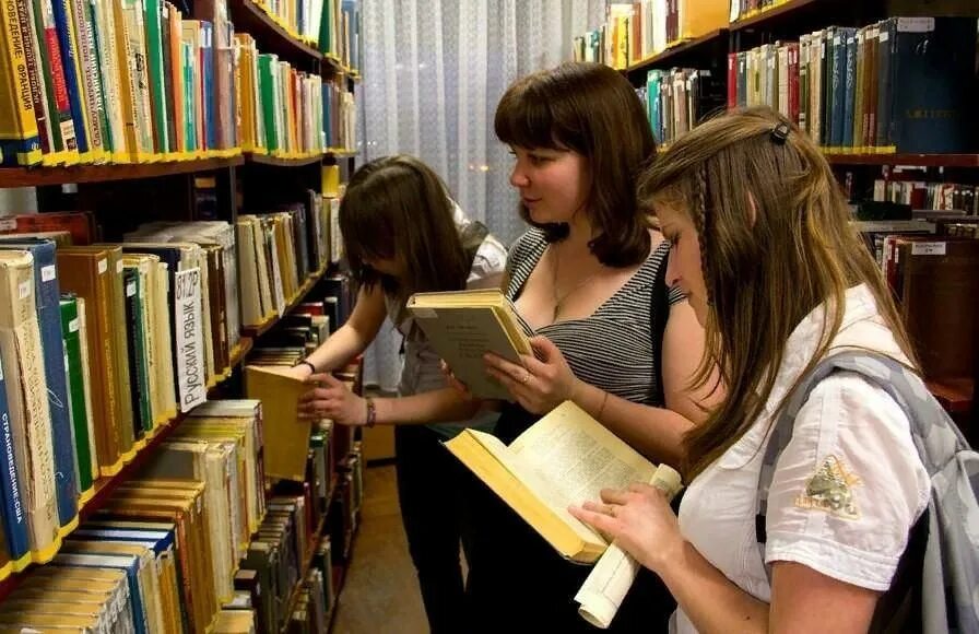 Современная библиотека для молодежи. Библиотека для молодежи на преображенской площади. Молодежь в библиотеке картинки. Юношеская библиотека преображенская площадь. Юношеская библиотека москва.
