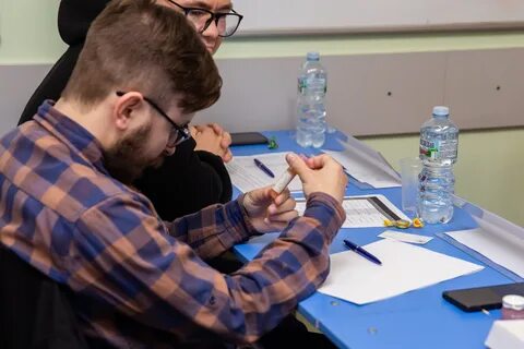 Студенты химики