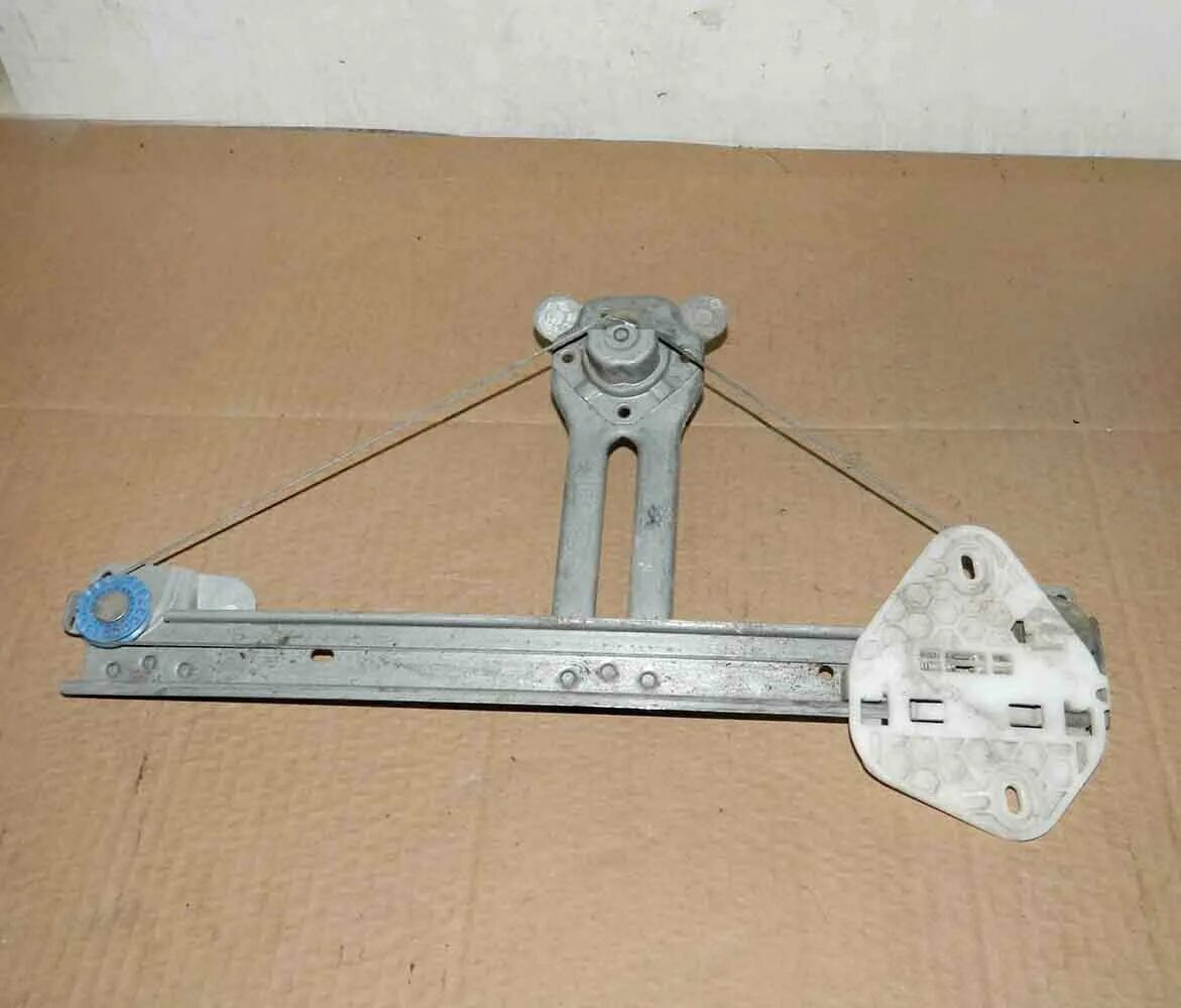 Стеклоподъемники на рено логан 1. Стеклоподъемник передний левый рено логан. Эсп рено логан 1. Стеклоподъемник логан. Электростеклоподъемник логан 1.