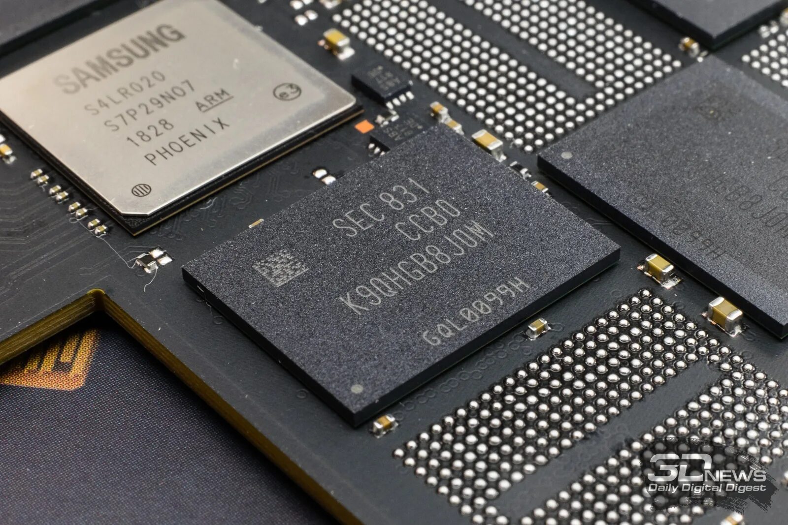 Ssd mlc 3d nand. Nand память. фото кристалла nand памяти. tlc память. нанд память самсунг а 50.