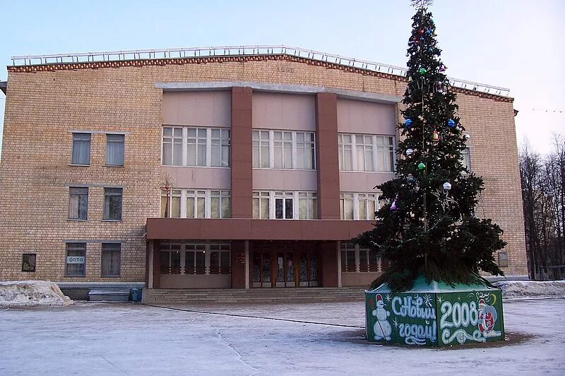 Дом офицеров новогодние праздники. Дом офицеров чита новый год. Театр балтийского флота кронштадт. Дом офицеров новый год. Рощинский гарнизон самарская область дом офицеров зал.