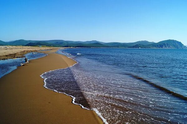 Зеркальное приморский край погода. Бухта зеркальная приморский край кавалеровский. Зеркальная бухта владивостока. Кавалерово бухта зеркальная. Бухта зеркальная приморский край.
