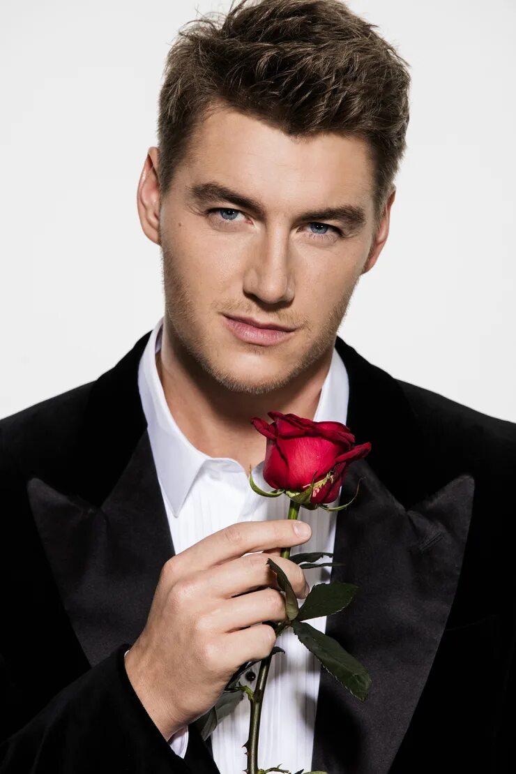 холостяк парень молодой. холостяк парень молодой. алексей воробьев. алексей воробьев. алексей воробьёв 2015.