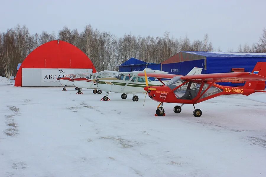 Аэродром авиатор. Куркачи самолеты. Авиационный учебный центр быково-. Авиатор база отдыха нижний новгород. Аэродром высокий.