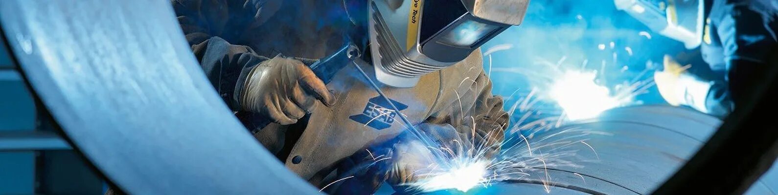 Сварочный цех. Ручная электросварка. Газоэлектросварщик. Мастер сварщик воронеж. Работа сварщиком пышма.