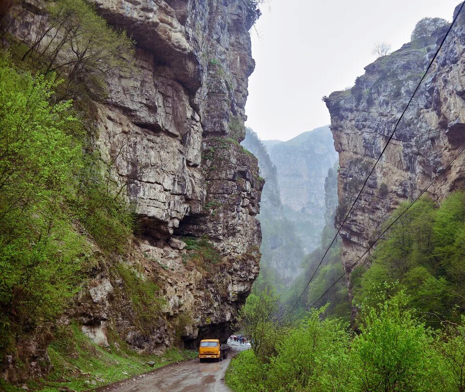 Чегемские водопады чегемское ущелье. Ущелье чегем чегемское. Нальчик чегемские водопады. Ущелье чегем чегемское. Чегемское ущелье где.