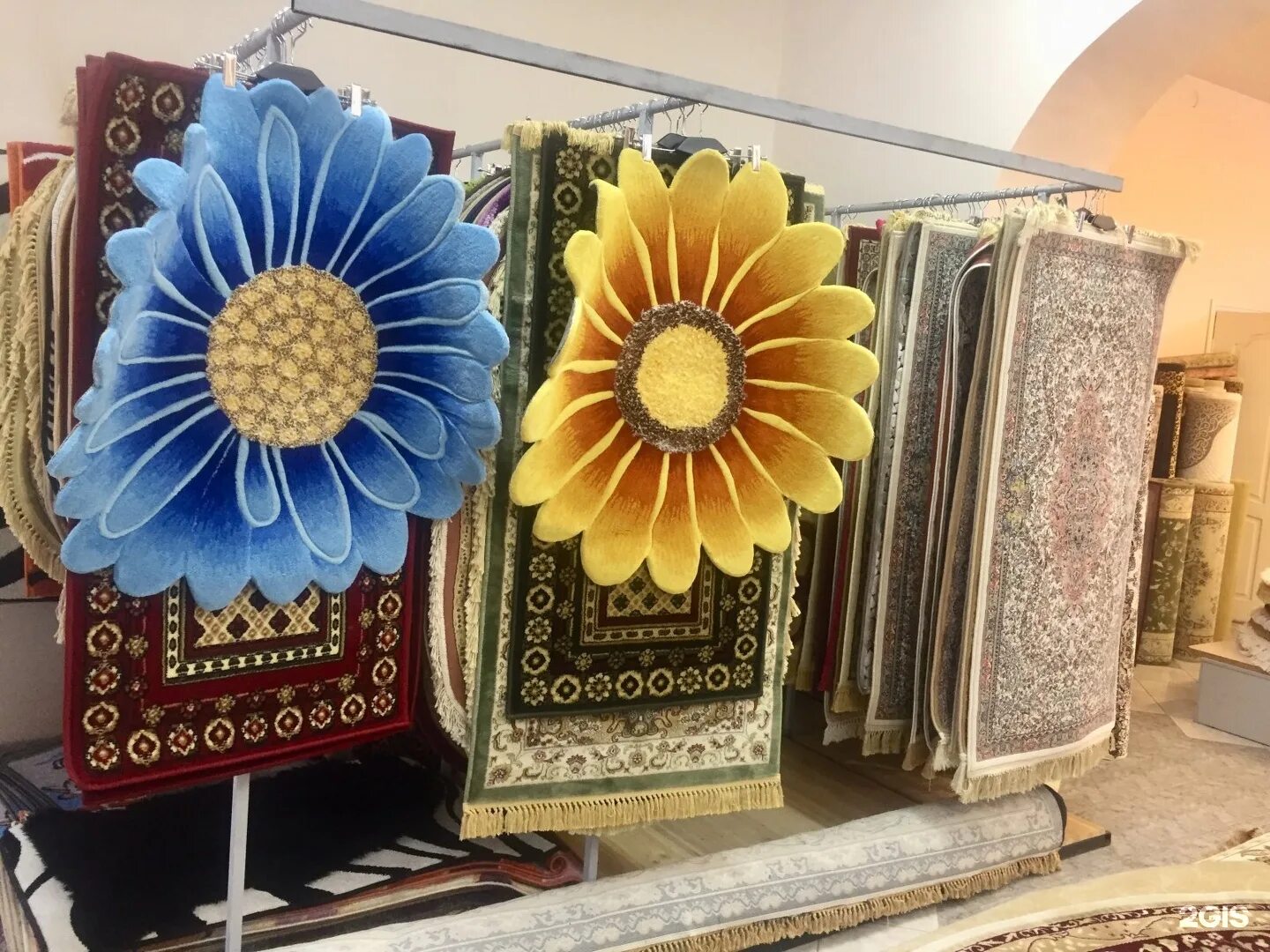 магазин ковролинов белореченск. магазины ковров в ростове на дону адреса. магазин ковров в солнечногорске. ковры магазин. ковровый дом костанай.