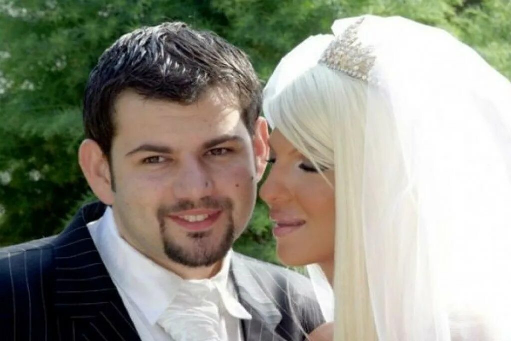 успешный мужчина с женщиной. муж кэти топурия. жена бизнесмена. ксения дели и осама фати. замужем за бизнесменом.