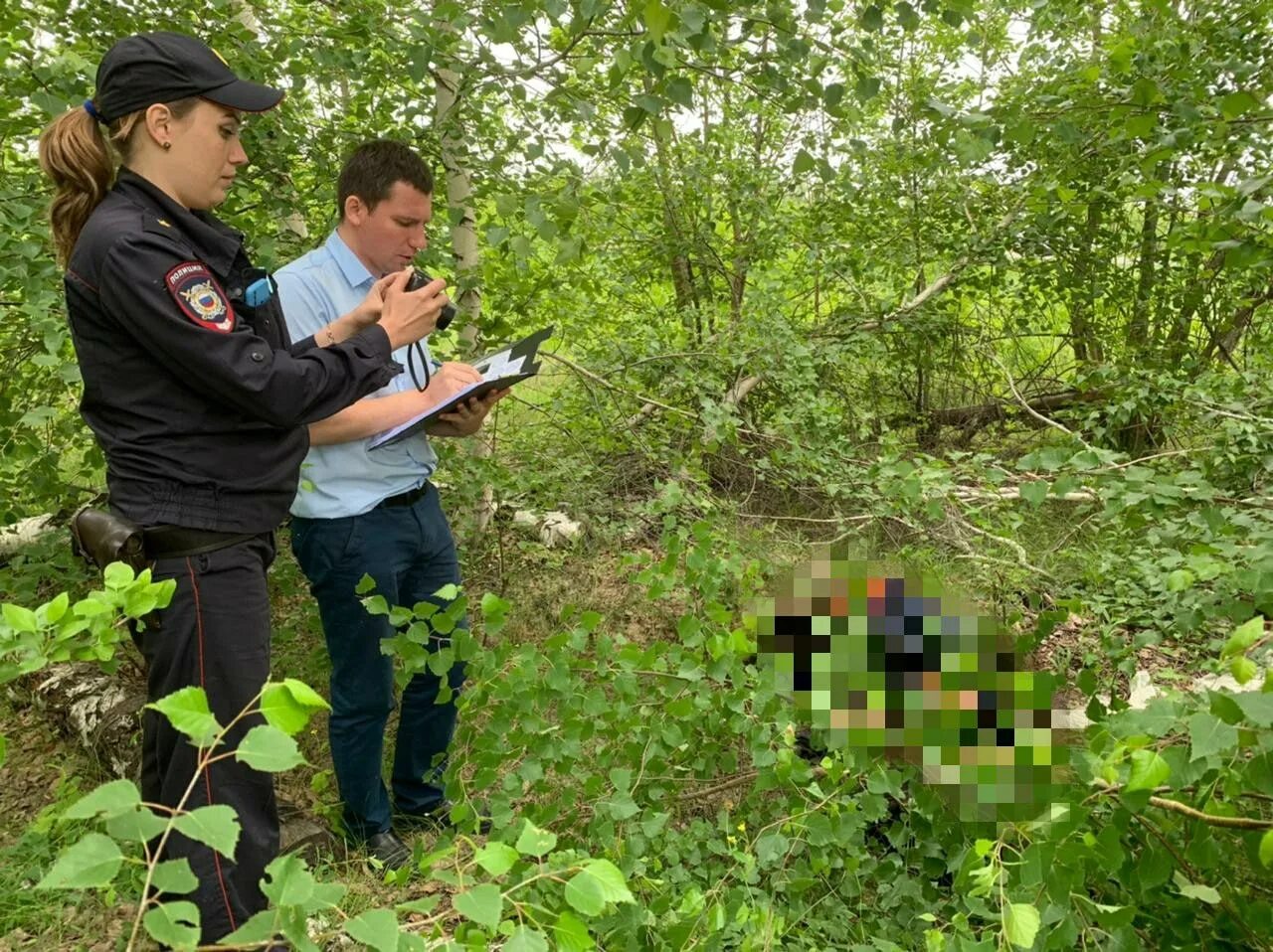Вчера нашел в лесу. Труп нашли в лесу полиция.