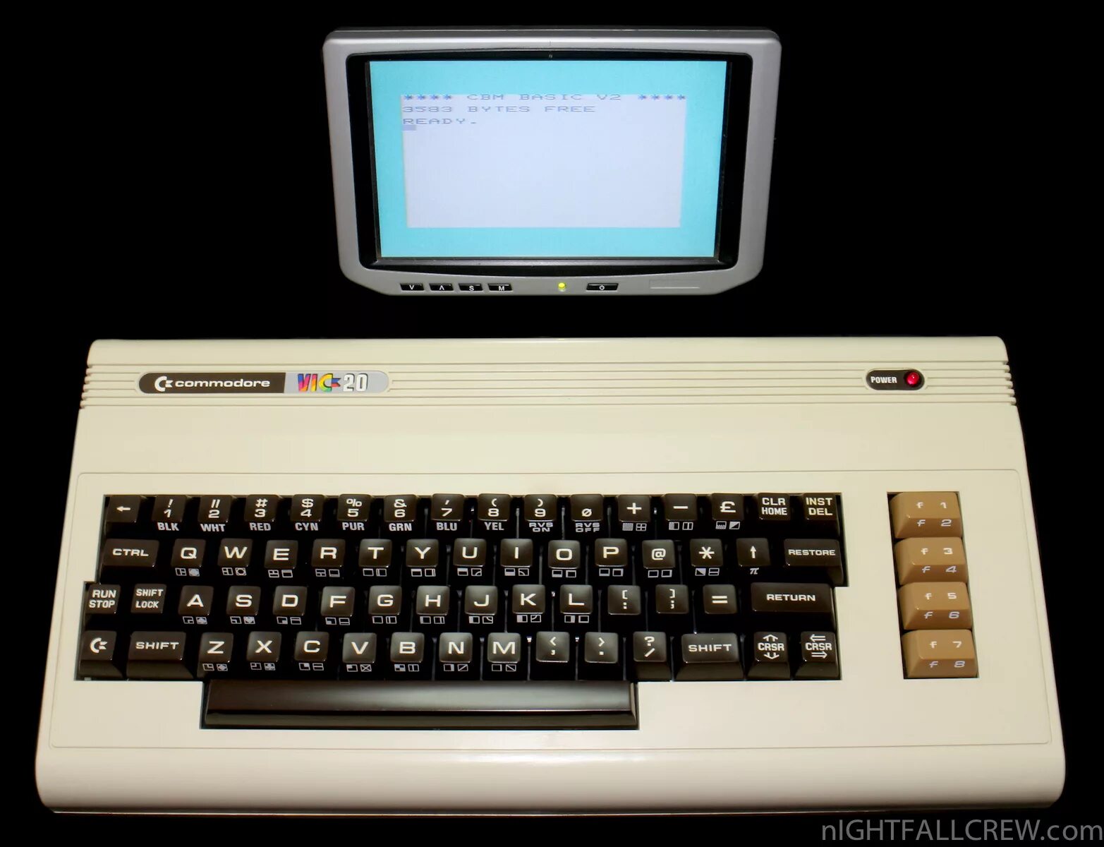 Commodore Vic-20. Компьютер Commodore Vic-20. Commodore 64 Vic 20. Commodore Vic-20 с монитором.
