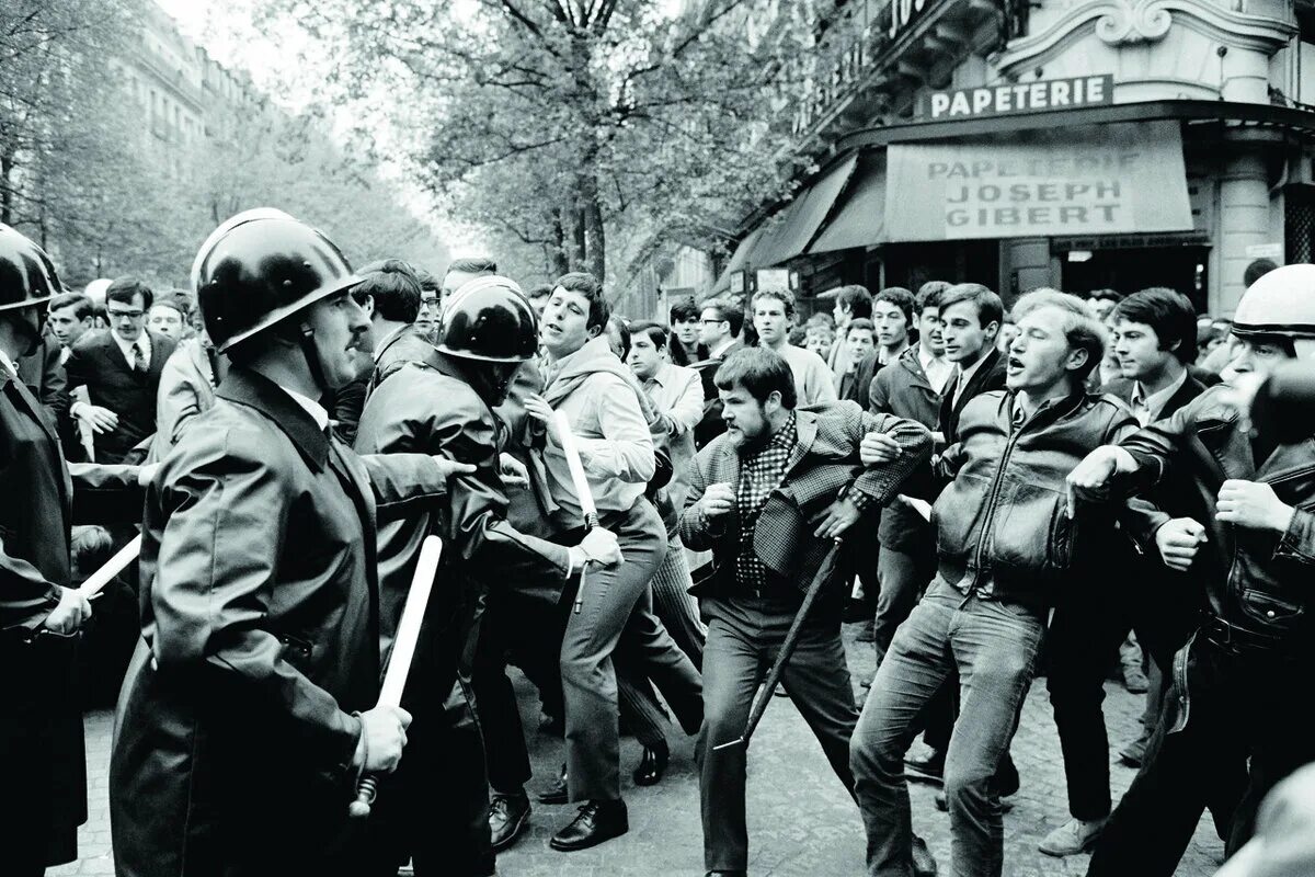 Кризисы франции. Париж 1968 студенческие бунты. студенческие протесты во франции 1968. забастовка во франции 1968. майский кризис 1968 во франции.