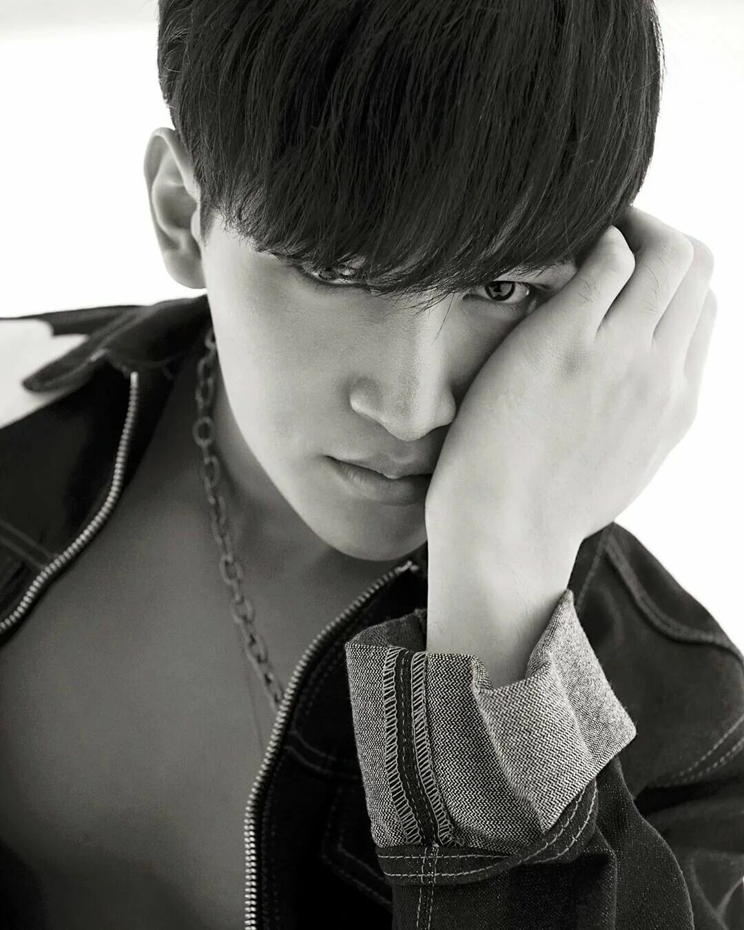 ом тхитиват ритпрасет ohm thitiwat ritprasert. дорама карма. тхитиват ритпрасерт таиландский актёр. тхитиват ритпрасерт торс. тхитиват ритпрасерт.