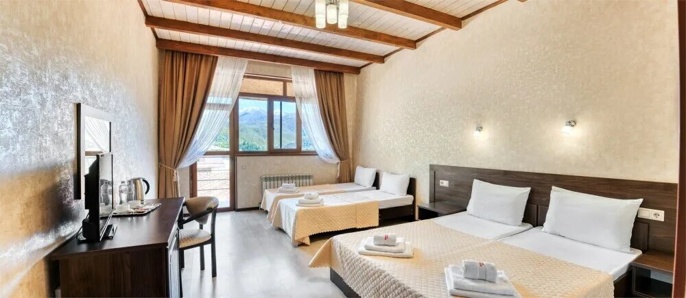 Greek house красная поляна гусь. Отель греек хаус красная поляна. Отель greek house. Greek house красная поляна. Отель мериси грузия.
