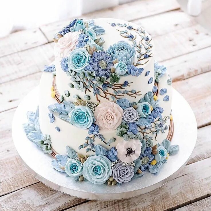 Шикарный свадебный торт. Стильное украшение торта. Красивые свадебные торты. Шикарный свадебный торт. Свадебный торт многоярусный.