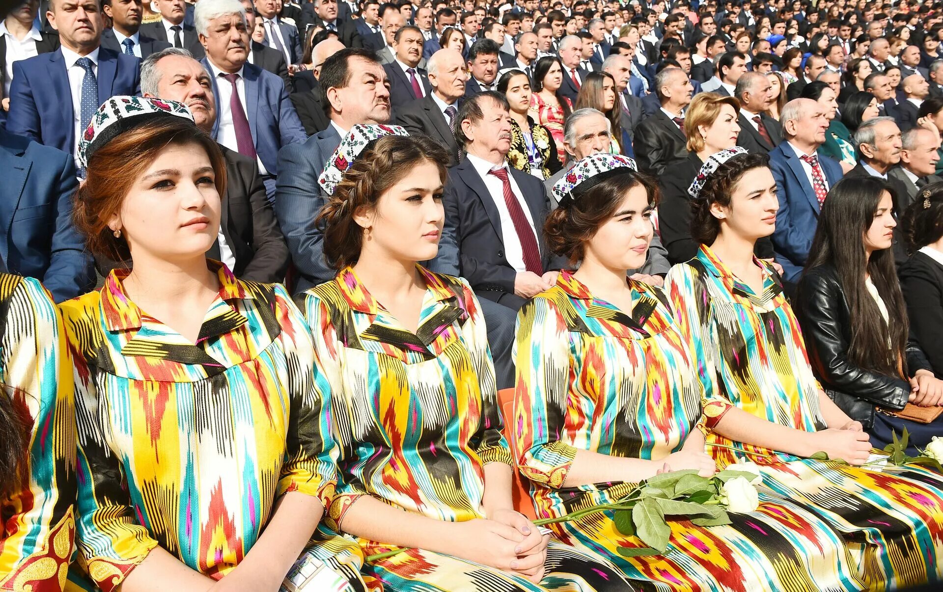 Парк фирдавси в душанбе. Душанбе имя. Парк рудаки в городе душанбе. Парк садриддин айни. Душанбе столица таджикистана новостройки.