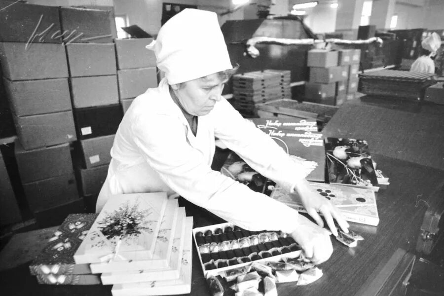Нижегородская кондитерская фабрика. Сормовская кондитерская фабрика нижний новгород продукция. Нижний новгород базарная улица 10 сормовская кондитерская фабрика. Нижегородская кондитерская фабрика. Нижегородская кондитерская фабрика.