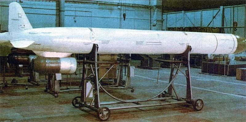 Крылатая ракета 55. Х-55 Крылатая ракета. Стратегическая Авиационная Крылатая ракета х-55. Авиационной крылатой ракете х-55. Ракета Калибр х55.