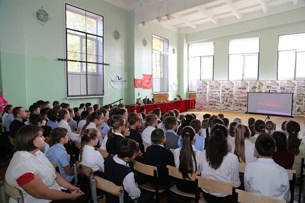 26 школа астрахань. Жюри учитель года. Школа 20 астрахань приволжье. Школа 26 астрахань. Астрахань гагарина школа.