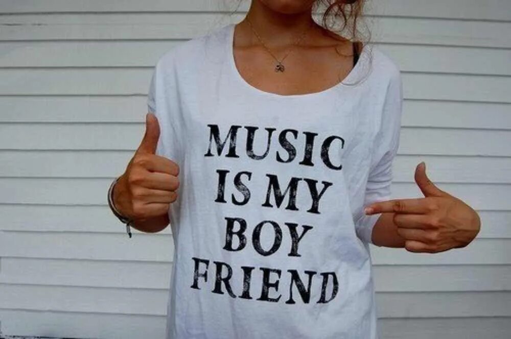 My boyfriend футболка. Riend картинки. Be my boyfriend. Music is my boyfriend. My best music