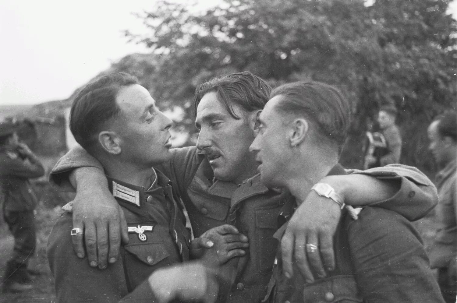 Унтер-офицеры вермахта 1941-1945. Фотографии войны Франца Грассера. Военные годы. Немцы радуются