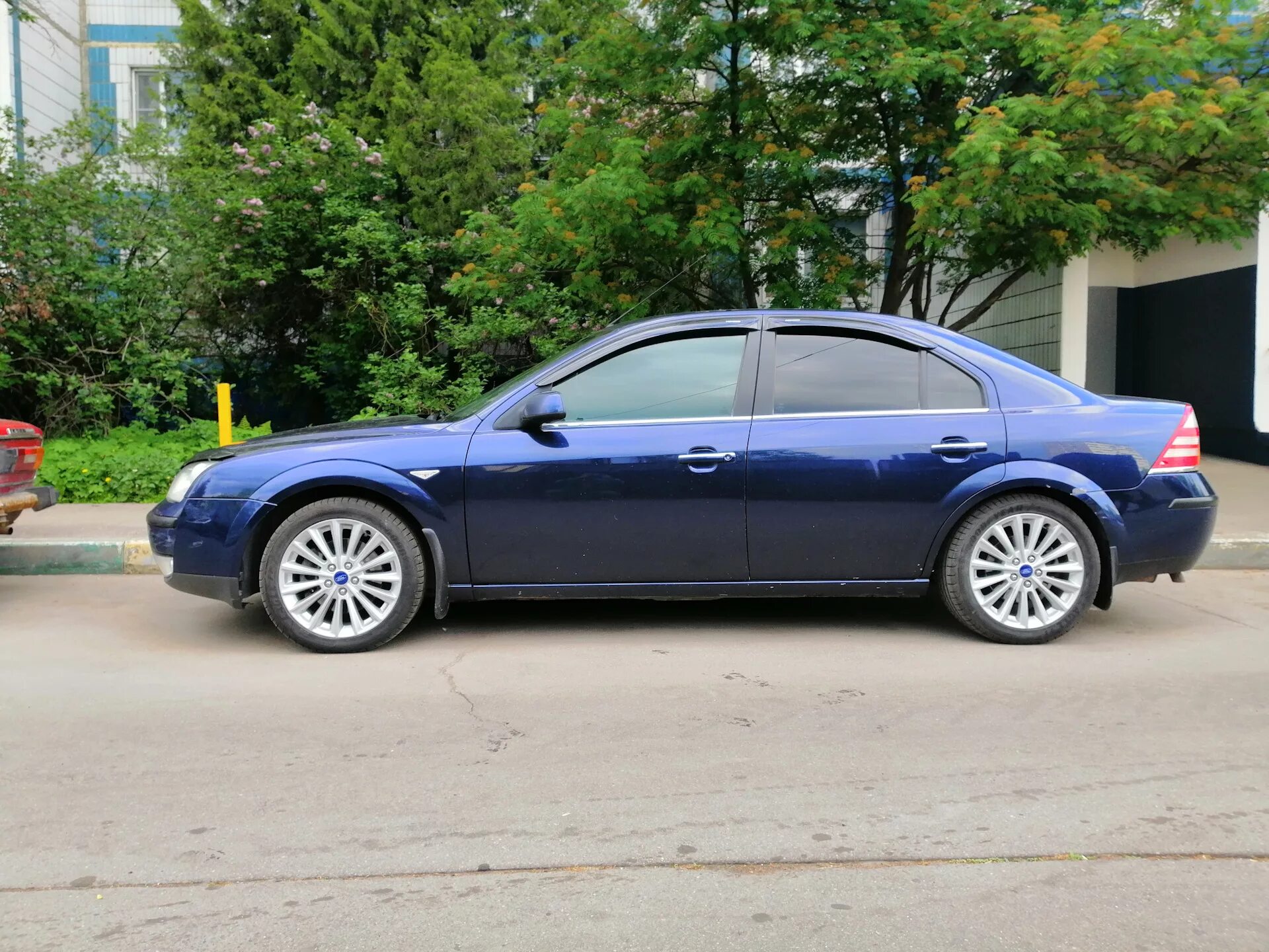 Диски mondeo st220. Форд мондео 3 на р 17. Mondeo 3 st220. Диски мондео 3. Форд мондео 3.