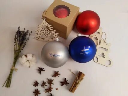 Елочные игрушки компании