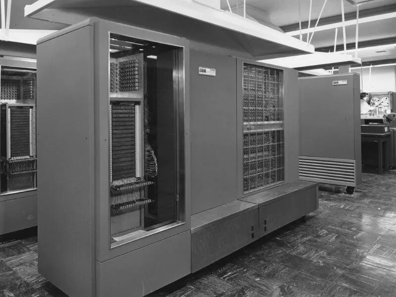 ПК IBM 704. Компьютер IBM 701. Транзисторные компьютеры (IBM 7094). ПК IBM 704 1954. Создание ibm