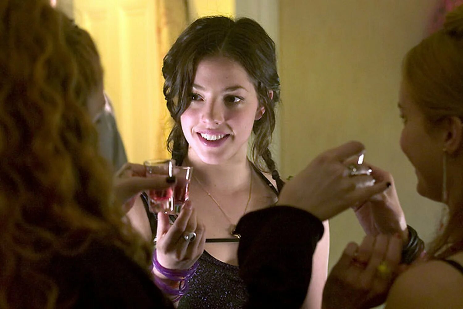 Hey soul sister. Фото группы альбома mc jack & sister j - movin' up and down. Если б я была мужчиной (2017). Если бы я была мужчиной. Чон давон сестра.