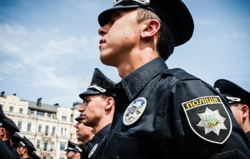 Полиция массово увольняются. Полиция украины. патрульная полиция украины. украинский полицейский. новая полиция.