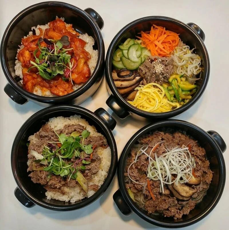 Корейская еда с доставкой. Москва заказ корея. Контейнер для еды. Азиатские сладости и снеки. Корейский набор для еды.