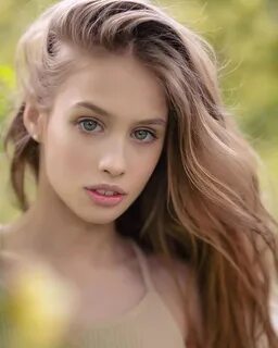 Kimmy on Instagram: "Which countries are under lockdown ? 🌎 . 