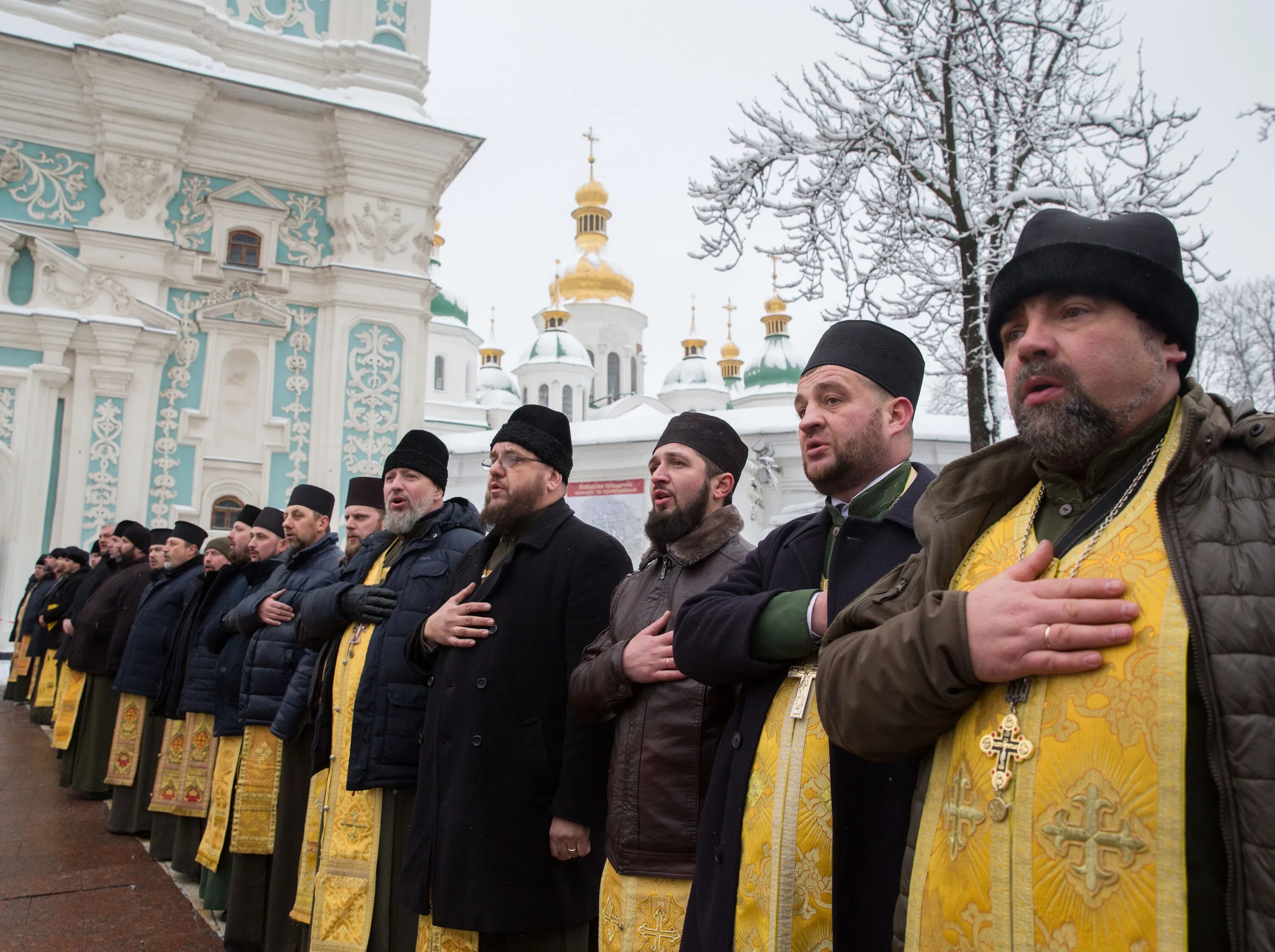 Украина приходы. Киево-Печерская Лавра раскольники. Раскольники на Украине. Православная Церковь Украины Киевского Патриархата.