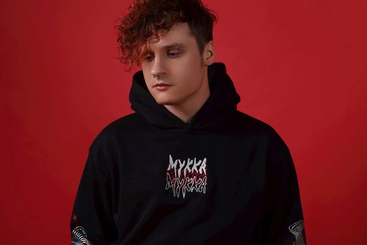 мерч исполнителей. мерч популярных блогеров. мерч адский босс. питерская тусовка мерч. серафим сидорин.