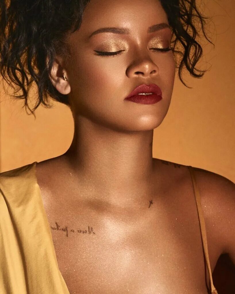 Рианна певица. Рири. Рианна молодая. Rihanna. Фенти бьюти.