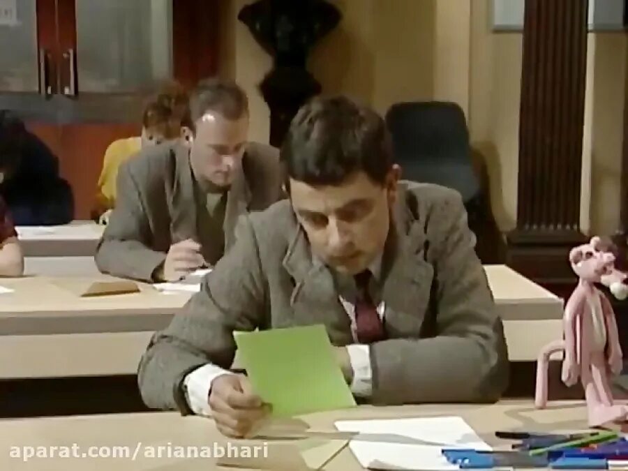 Вновь экзамен. Мистер Бин на экзамене. Смешные гифки про экзамены. Мистер Бин на экзамене gif. Экзамен анимация.