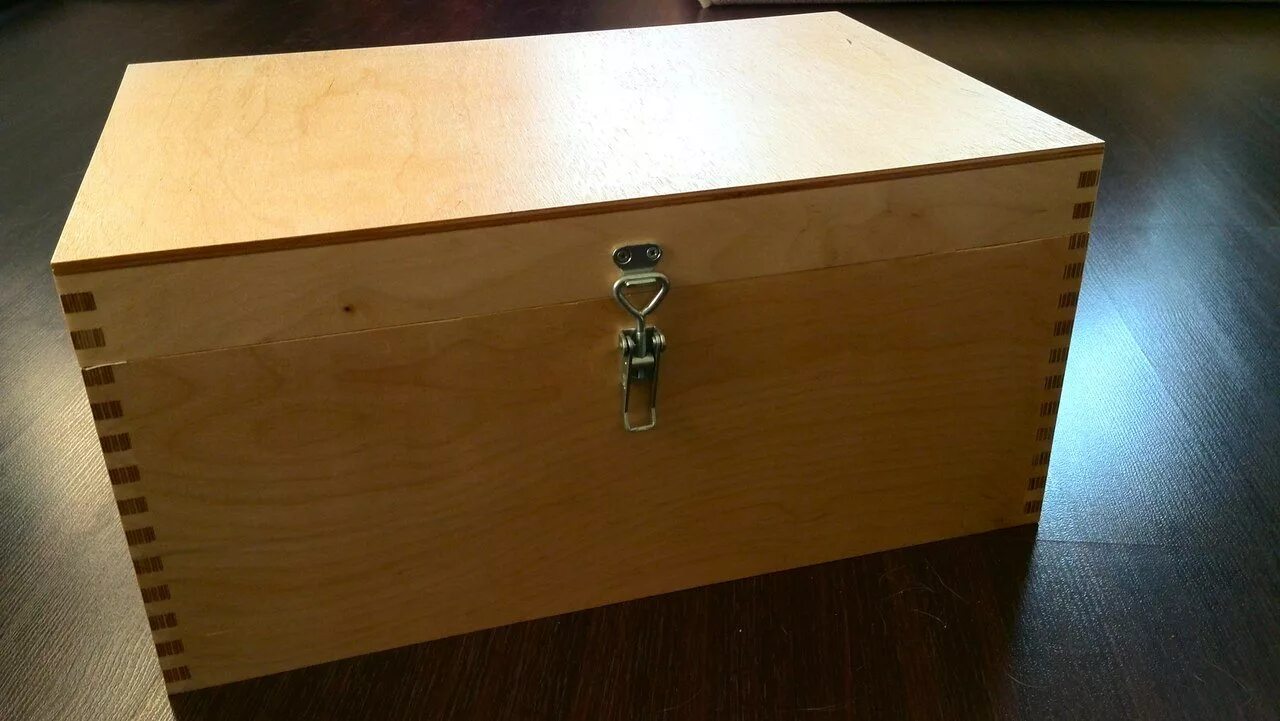 коробка из фанеры. самодельный ящик для инструментов. видео как сделать ящик. деревянный ящик для инструментов. ящик для инструментов из фанеры.