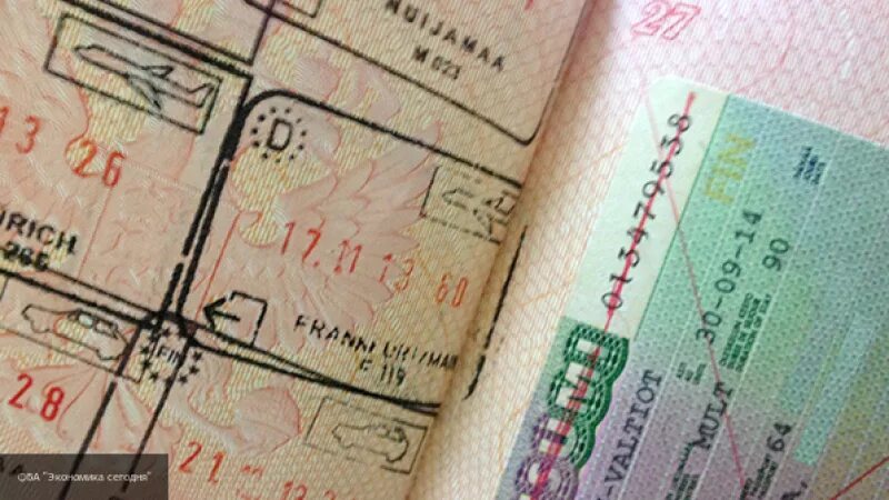Румынский шенген. Транзитная виза шенген. Виза шенген СПБ. Шенгенская виза на реальном человека на коже. Запрет на шенгенские визы для россиян 25 октября.