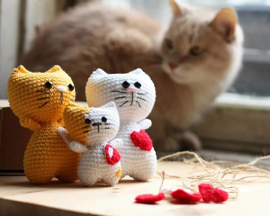 Вязание игрушек кошки