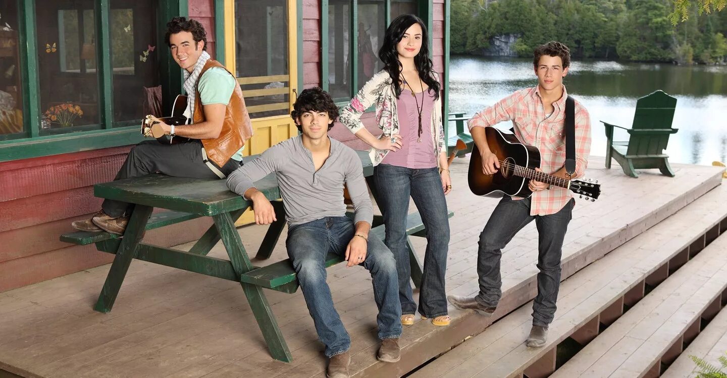 Русские каникулы 2. Джо Джонас Кэмп рок. Camp Rock: музыкальные каникулы деми Ловато. Camp Rock 2 отчетный концерт. Camp Rock 2 отчетный концерт ник Джонас.