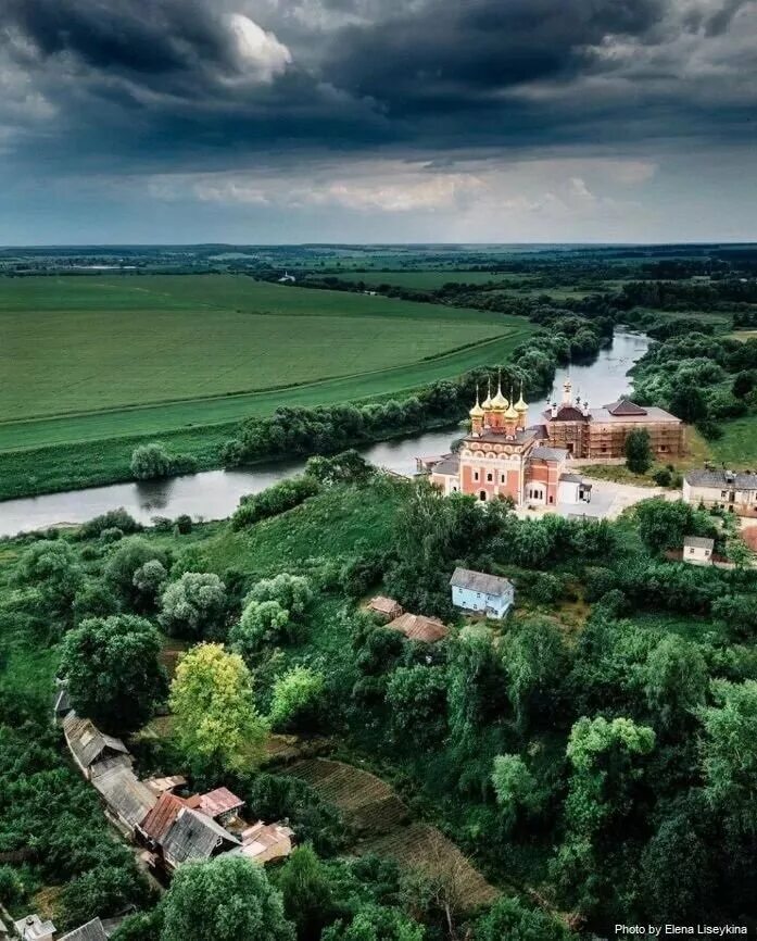 Белев город. Спасо-преображенский монастырь белев. Монастырь белев тульской области. Районы белева. Белёвская крепость белёв.