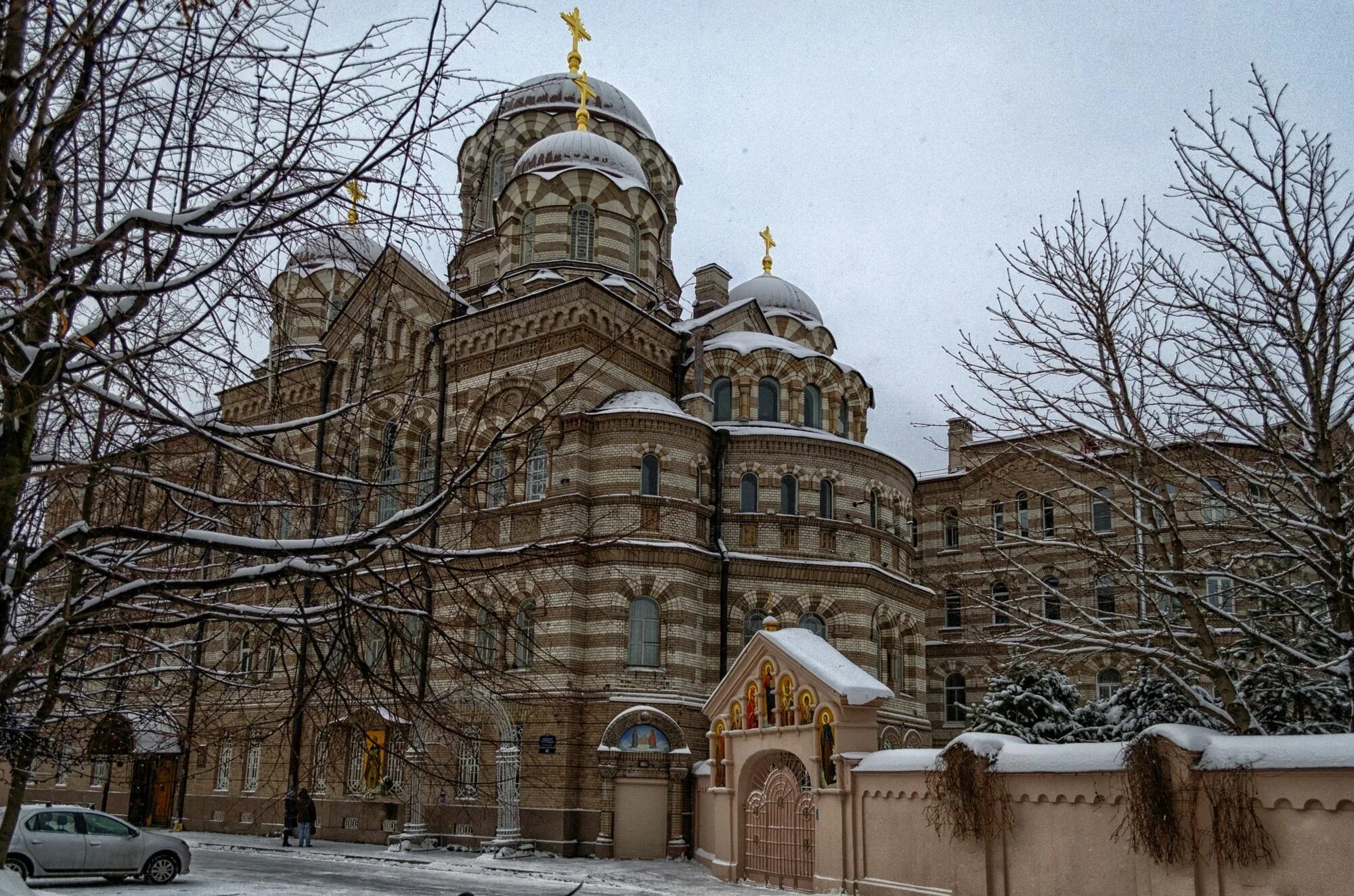 Монастырь на карповке сайт. Иоанновский ставропигиальный монастырь. Иоанновский монастырь в Санкт-Петербурге.